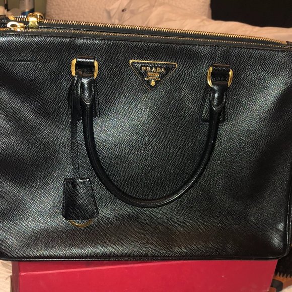 PRADA - LARGE SAFFIANO LEATHER DOUBLE ZIP BAG